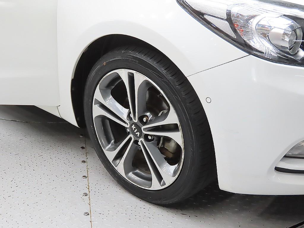 KIA K3 - Vista 9