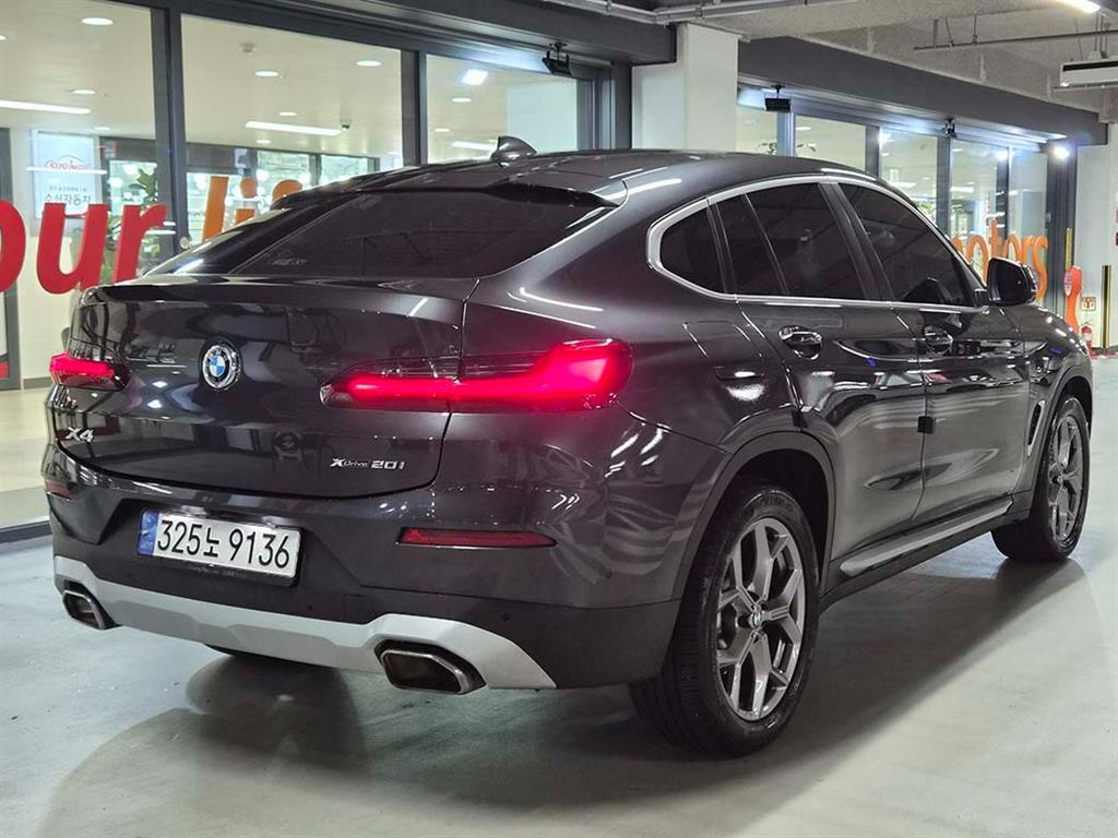 BMW X4 - Vista 4