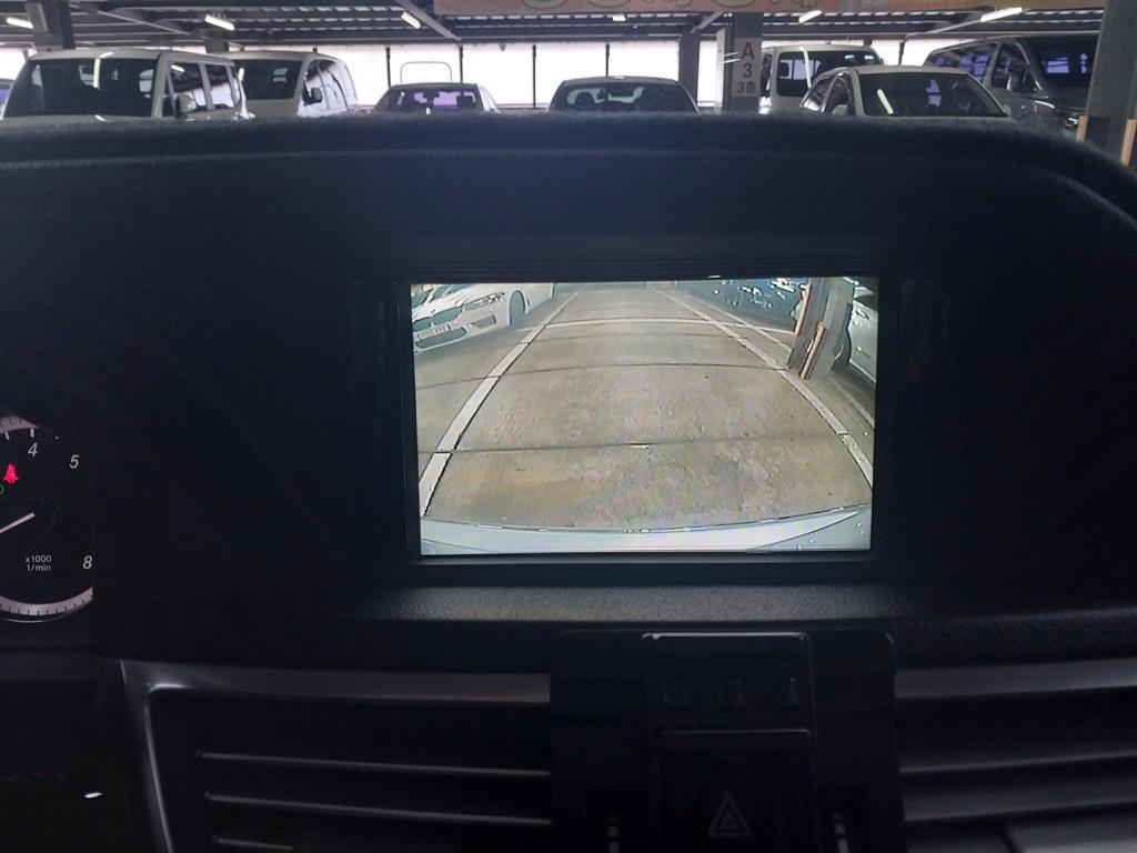 Mercedes Benz E class - Vista 9