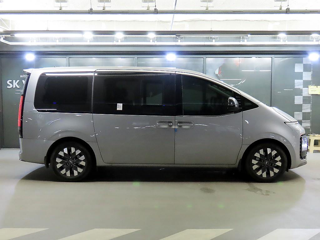 HYUNDAI Staria - Vista 3