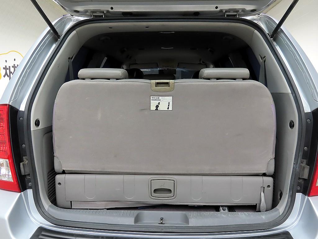 KIA Carnival - Vista 5