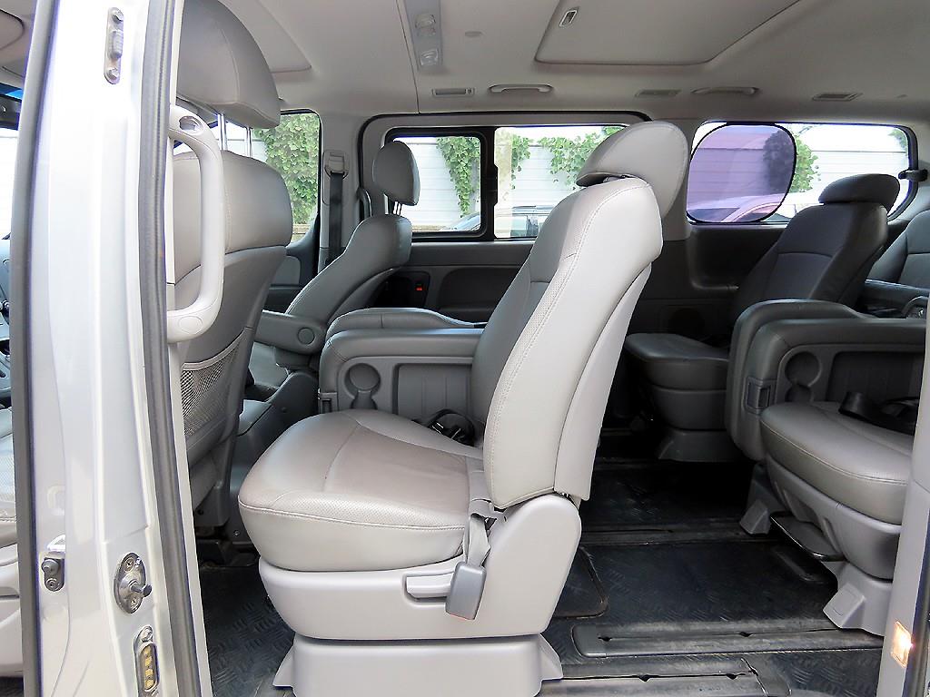 HYUNDAI Starex - Vista 6