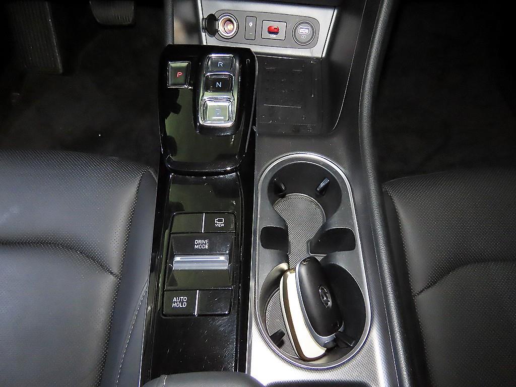 HYUNDAI Sonata - Vista 12