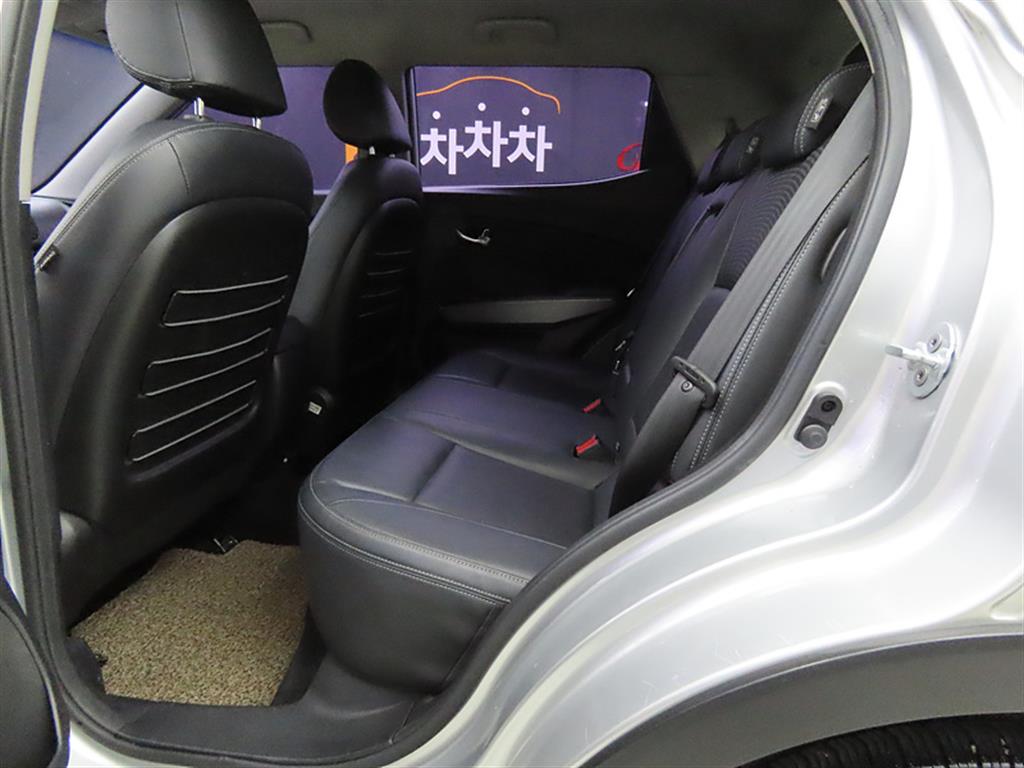 Ssangyong Tivoli - Vista 6