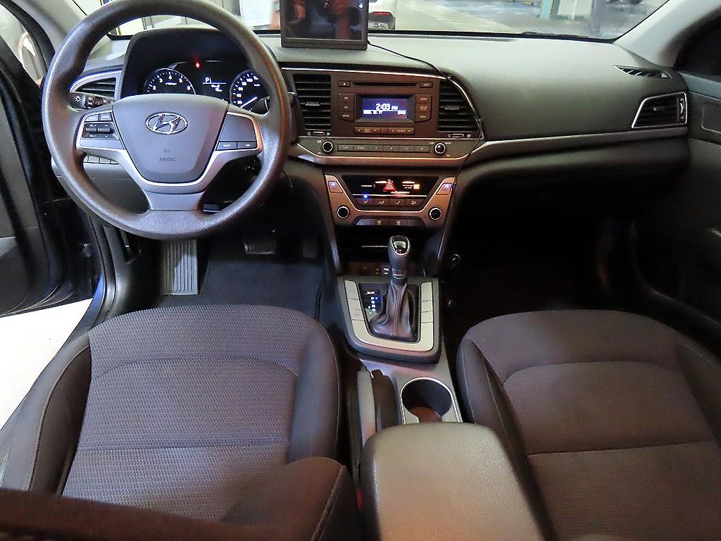 HYUNDAI Avante - Vista 10