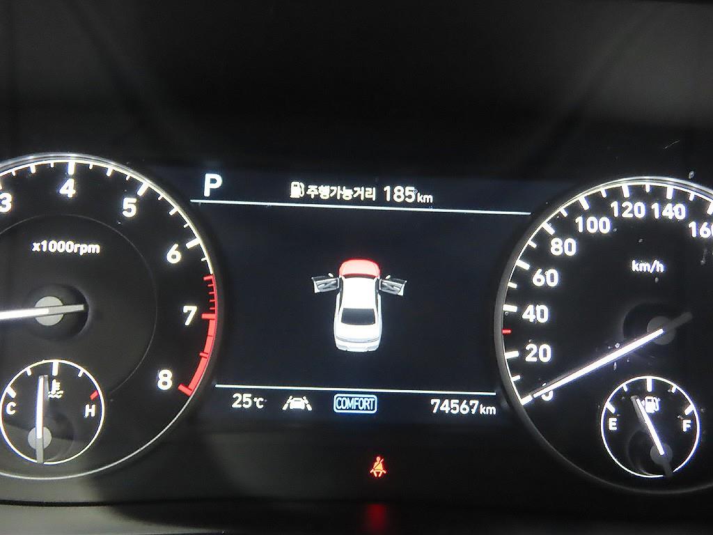 Genesis G90 - Vista 11