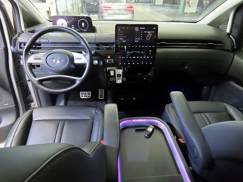 HYUNDAI Staria - Vista 11