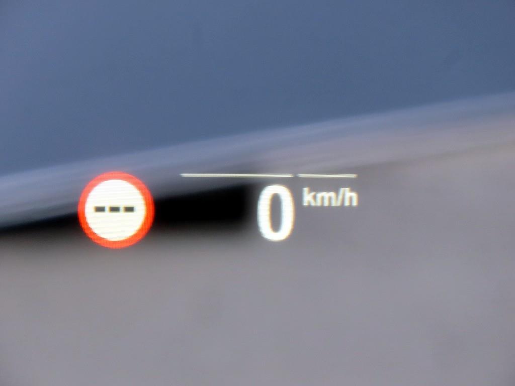 BMW 8 Series - Vista 10