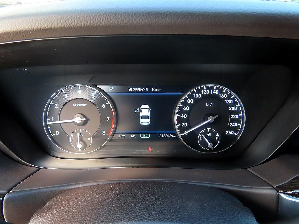 Genesis G90 - Vista 9