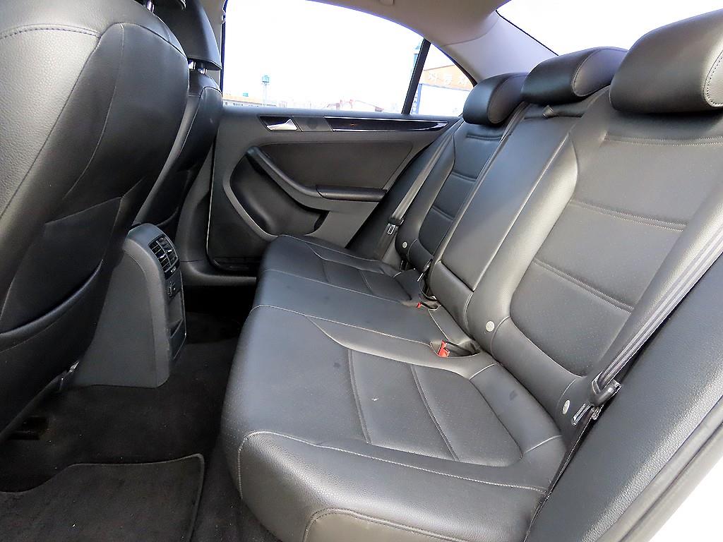 Volkswagen Jetta - Vista 6