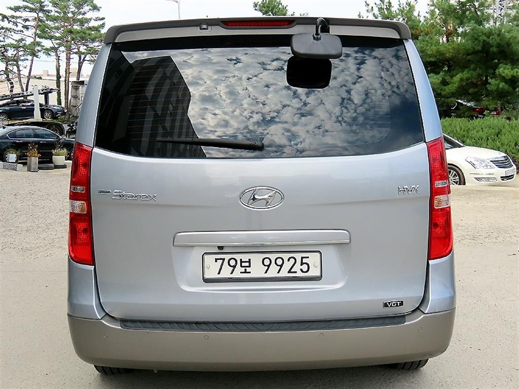 HYUNDAI Starex - Vista 4