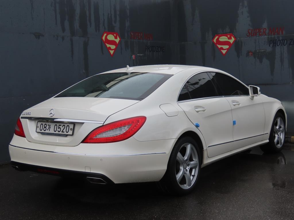 Mercedes Benz CLS Class - Vista 7