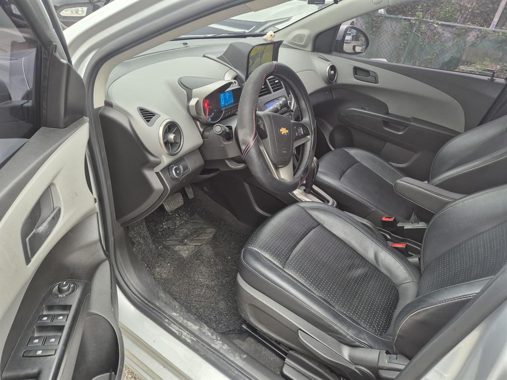 Chevrolet Abeo 2016 Plateado - Importación desde Corea - HF Imports Iquique - Foto 14