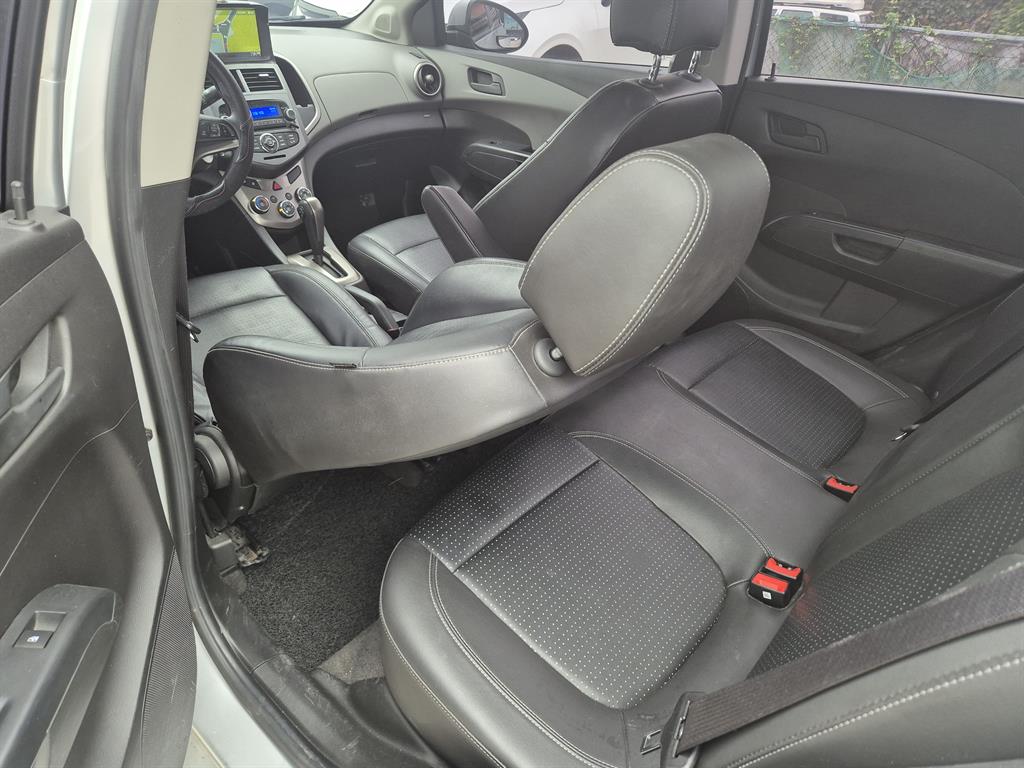 Chevrolet Abeo 2016 Plateado - Importación desde Corea - HF Imports Iquique - Foto 15