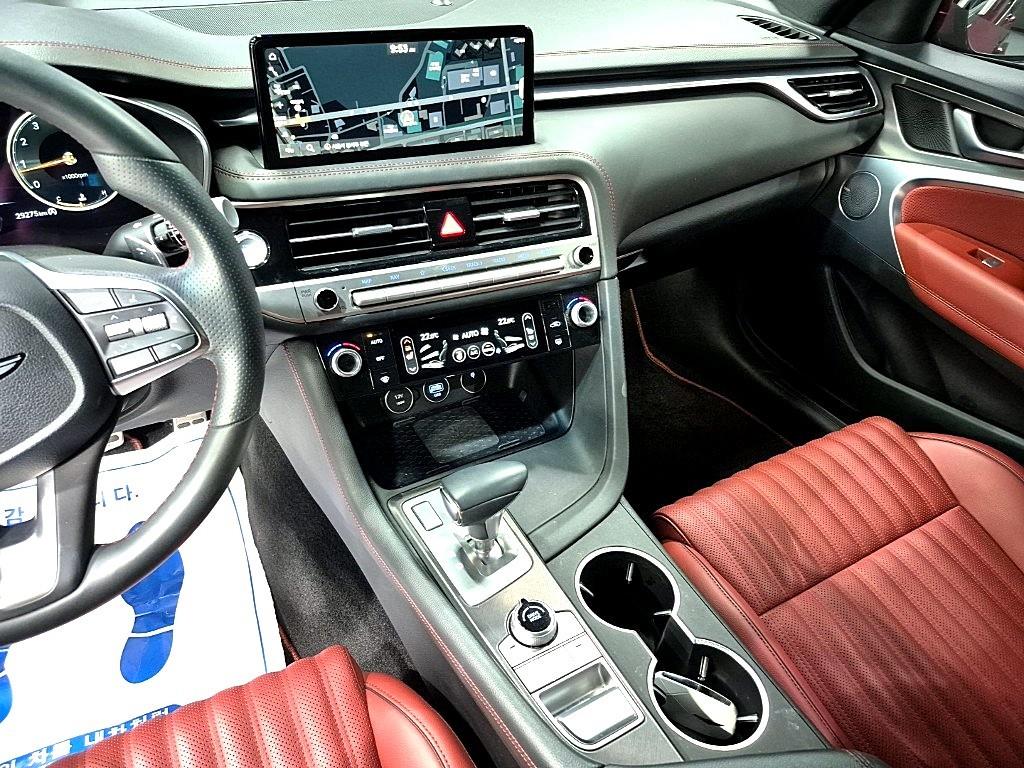 Genesis G70 - Vista 10