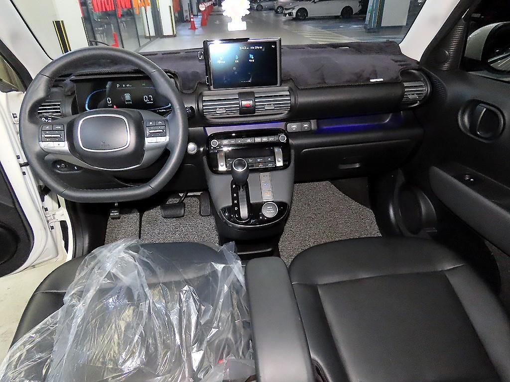 HYUNDAI Casper - Vista 10