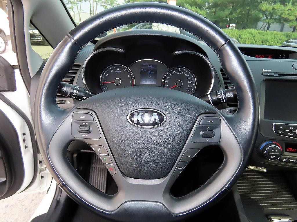 KIA K3 - Vista 8
