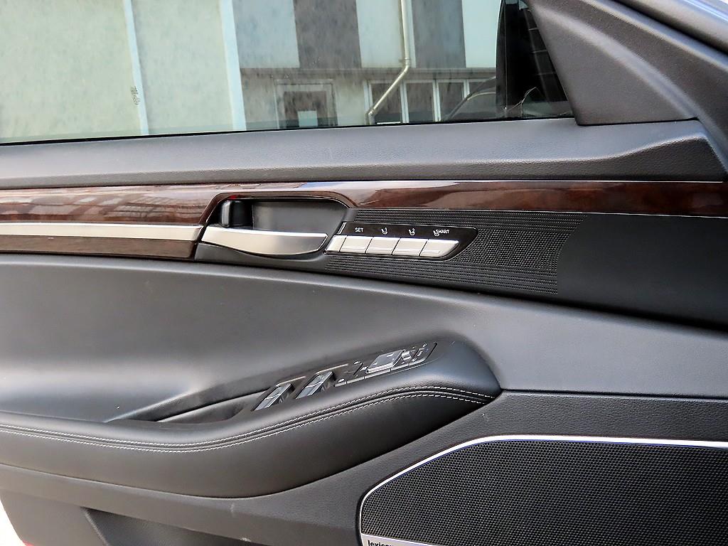 Genesis EQ900 - Vista 12