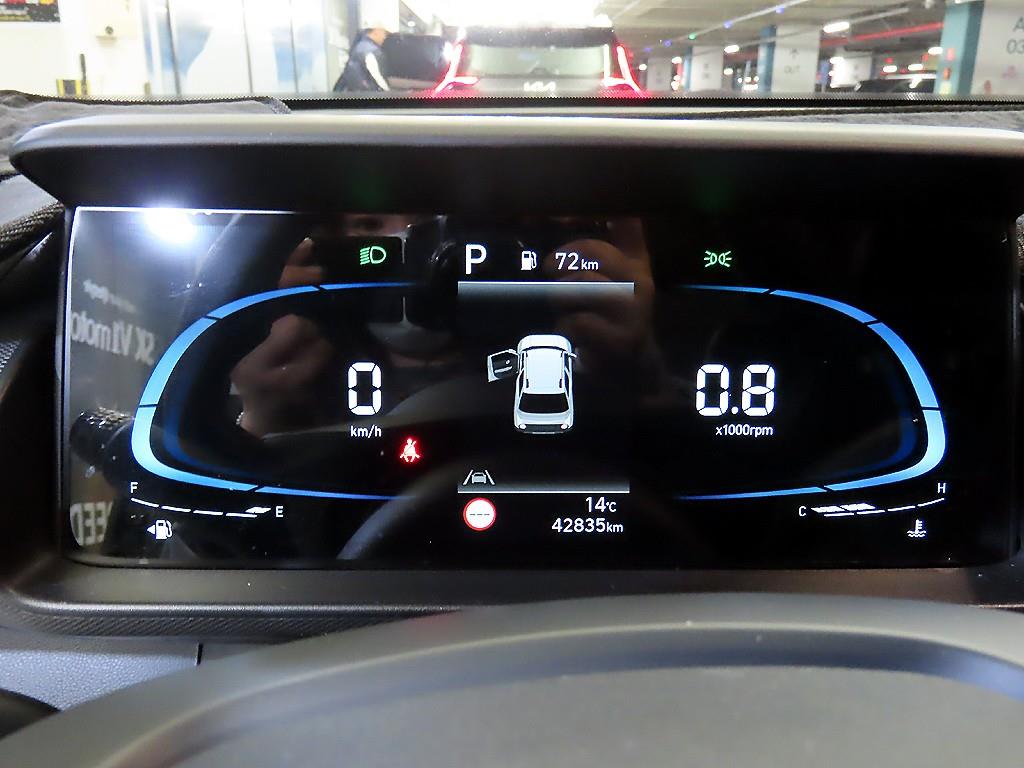 HYUNDAI Casper - Vista 9