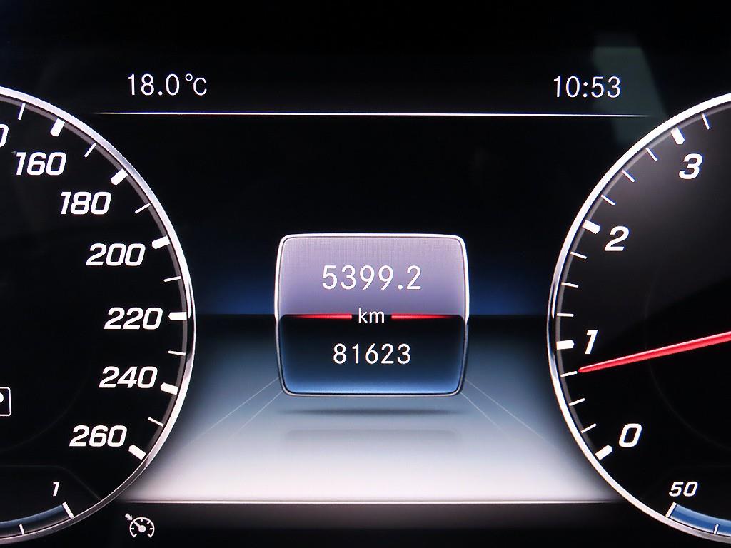 Mercedes Benz E class - Vista 8