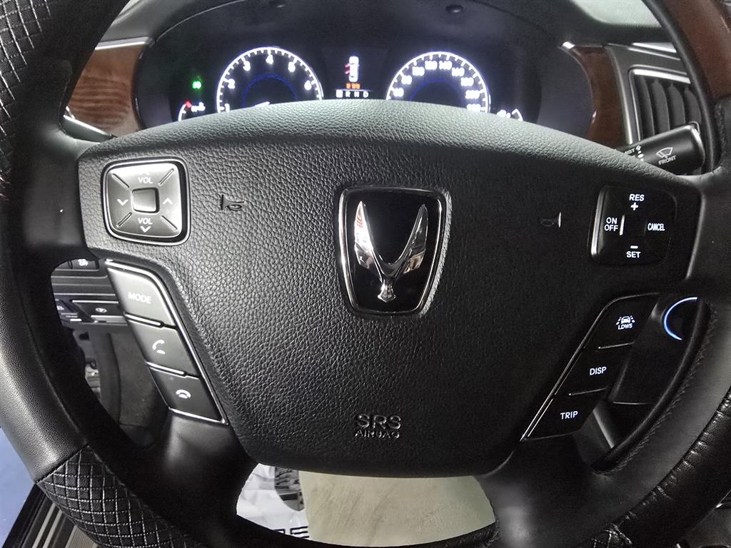 HYUNDAI Equus - Vista 11