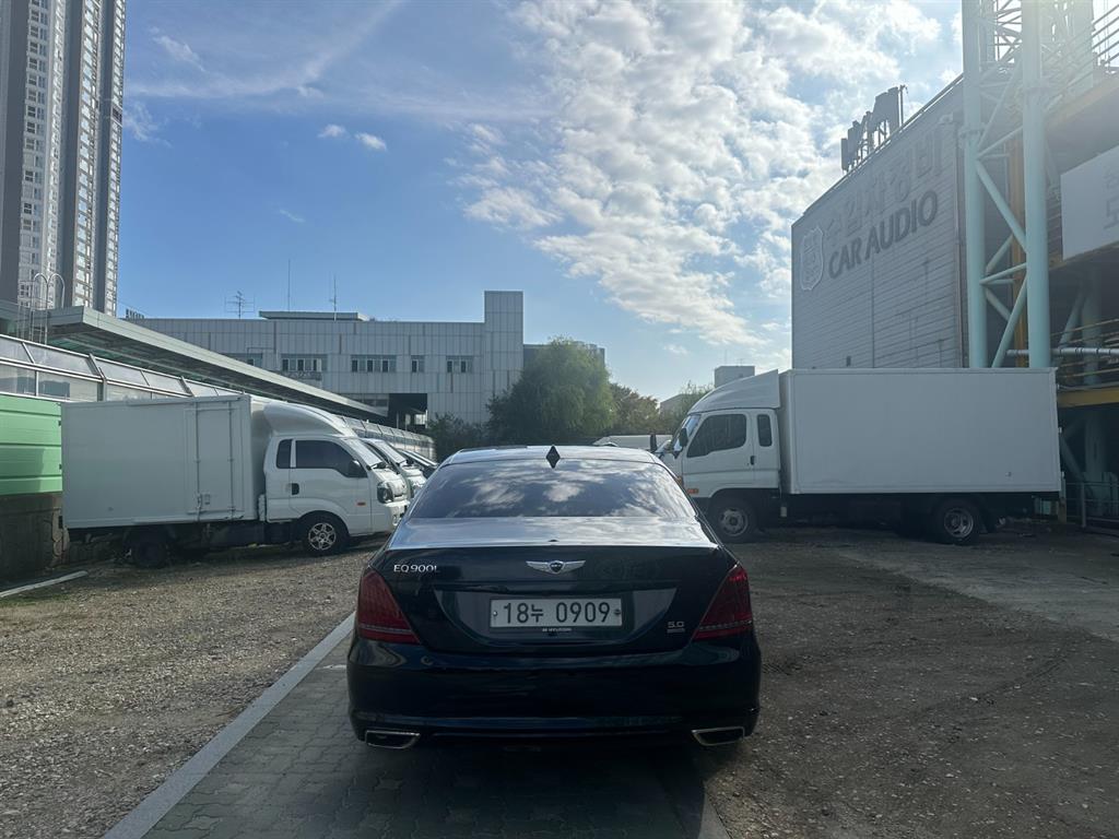 Genesis EQ900 - Vista 4