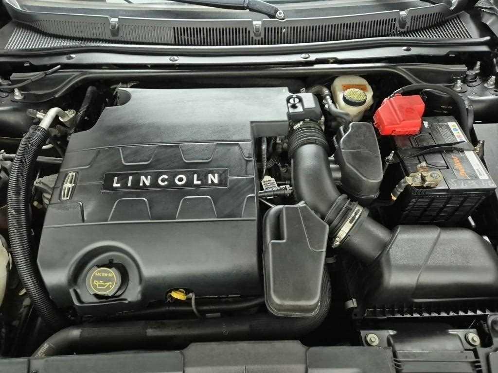 Lincoln MKS - Vista 5