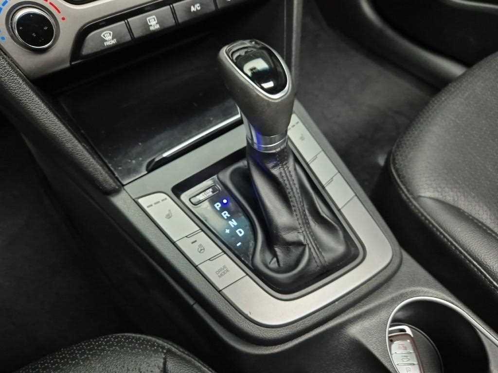 HYUNDAI Avante - Vista 8