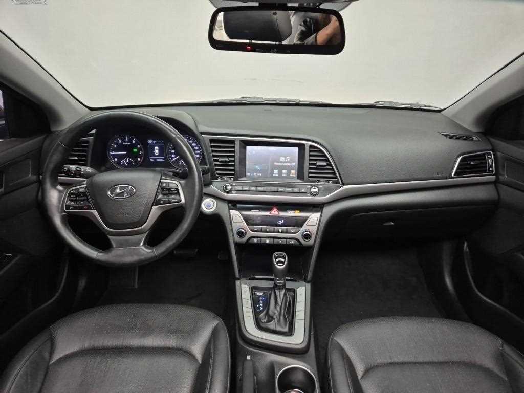 HYUNDAI Avante - Vista 7