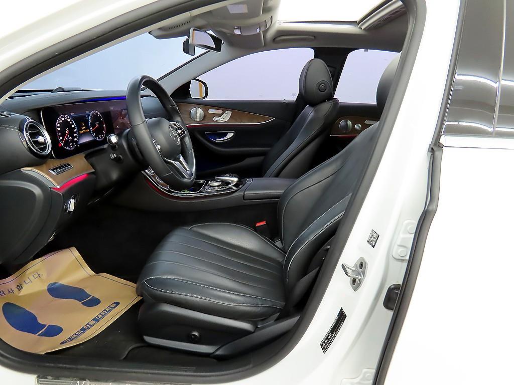 Mercedes Benz E class - Vista 5