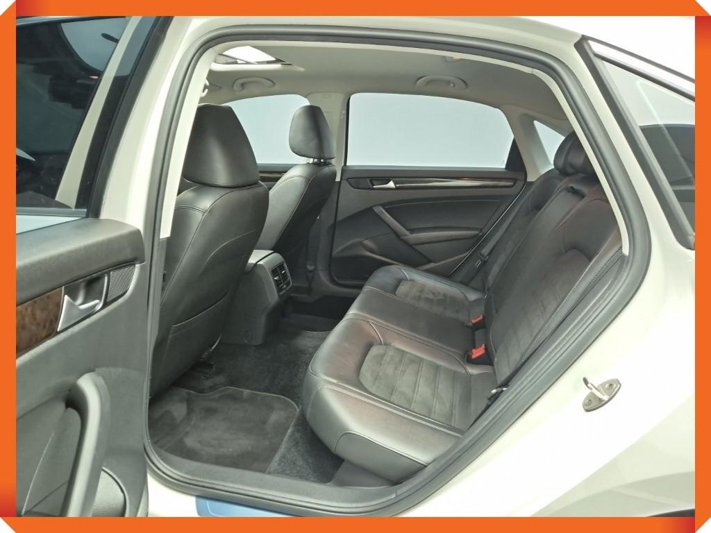 Volkswagen Passat - Vista 10