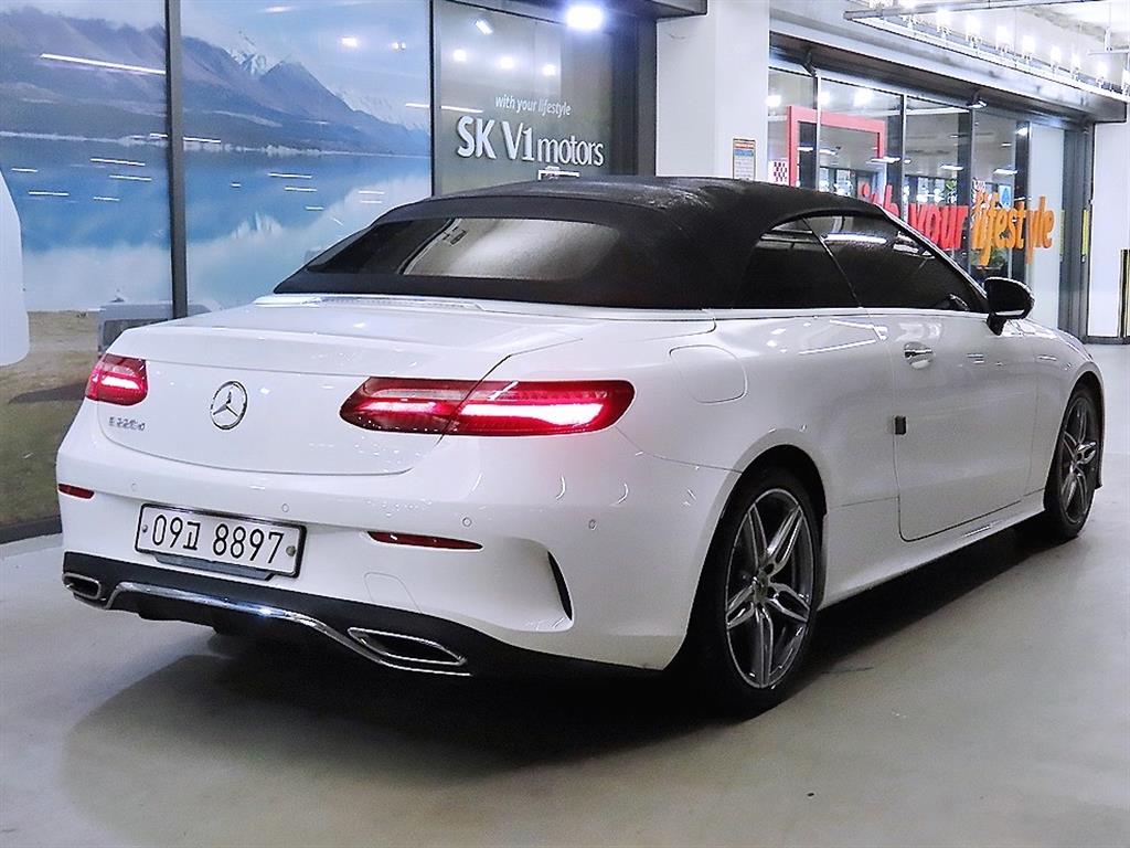 Mercedes Benz E class - Vista 4