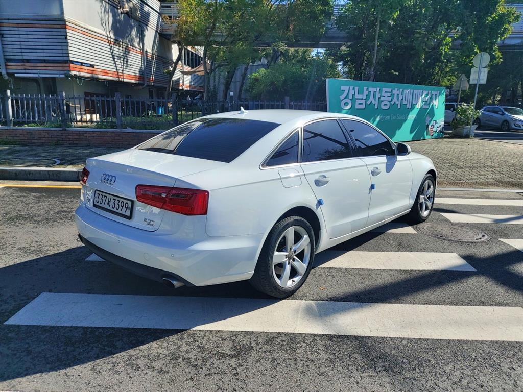Audi A6 - Vista 6