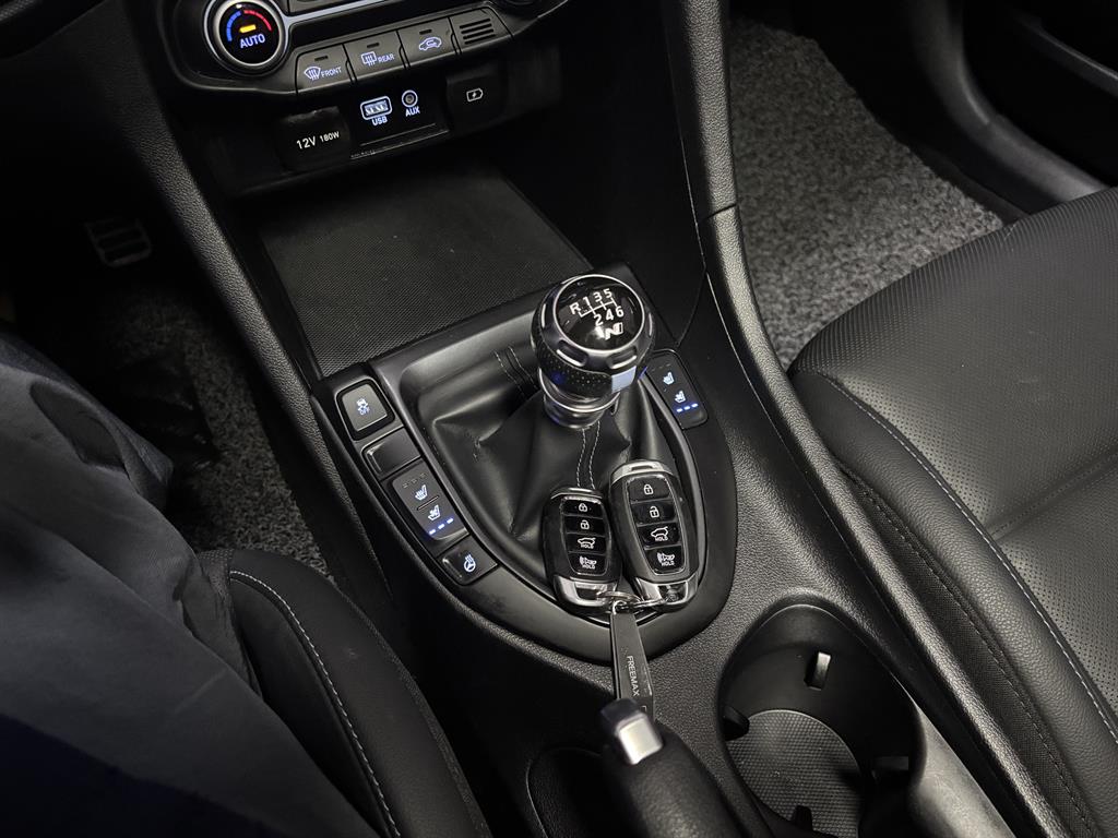 HYUNDAI Veloster - Vista 12