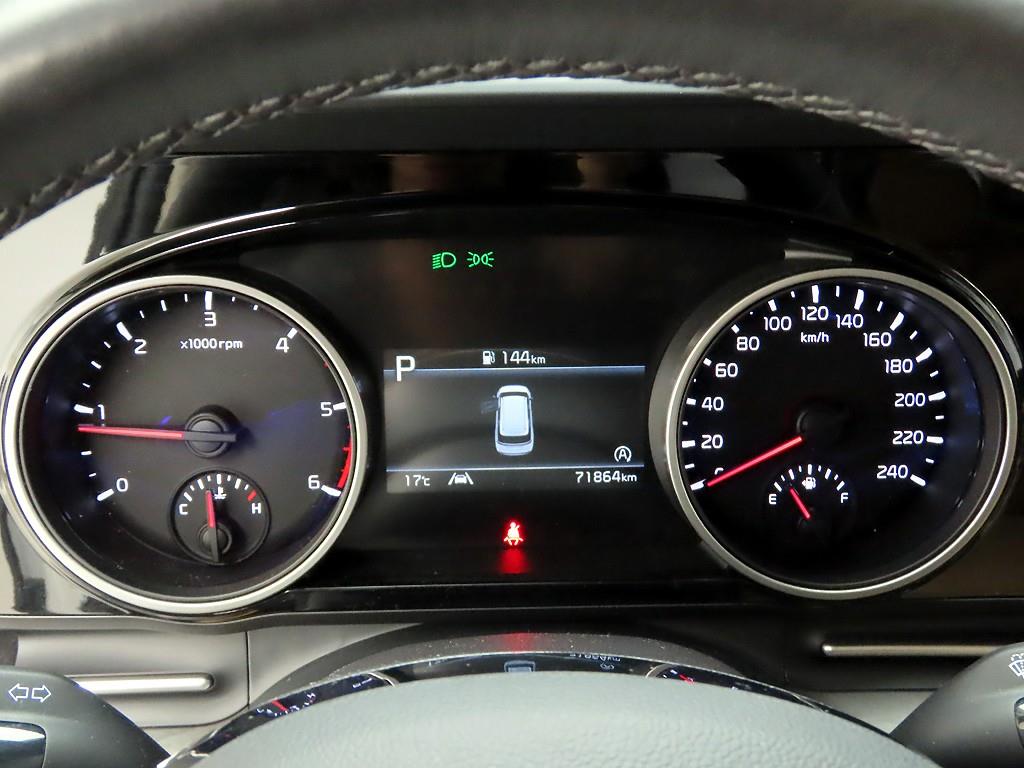 KIA Carnival - Vista 5