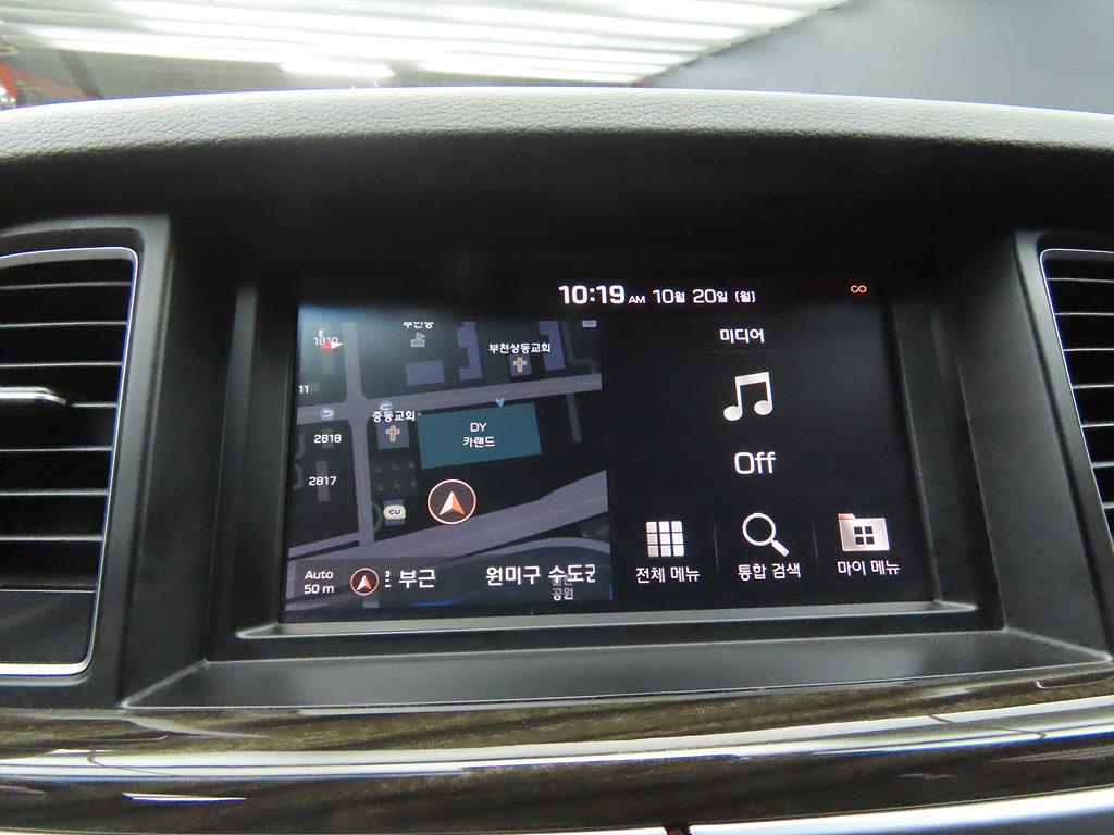 Genesis G80 - Vista 9