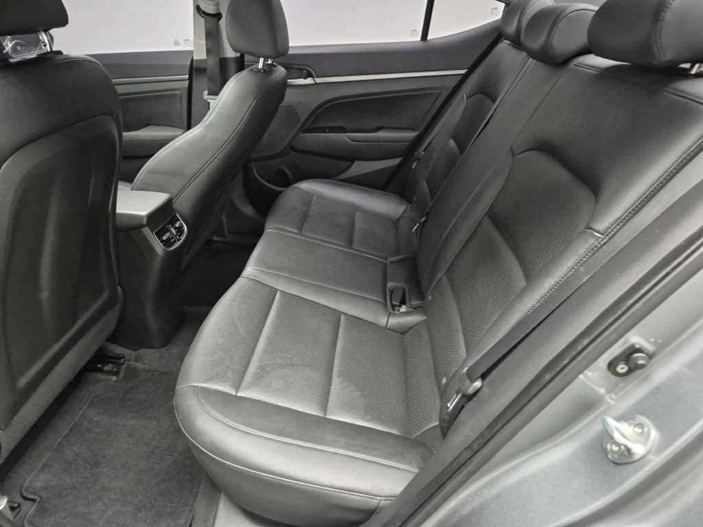 HYUNDAI Avante - Vista 12