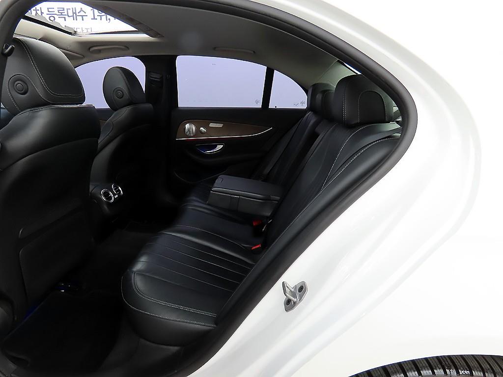 Mercedes Benz E class - Vista 6