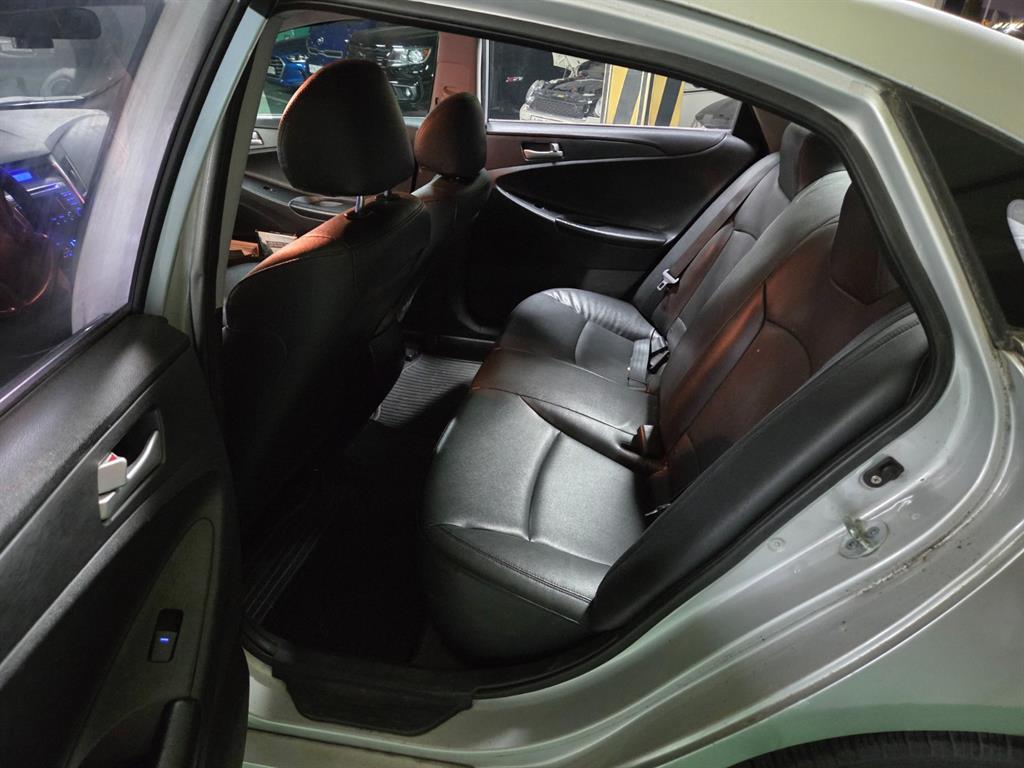 HYUNDAI Sonata - Vista 7