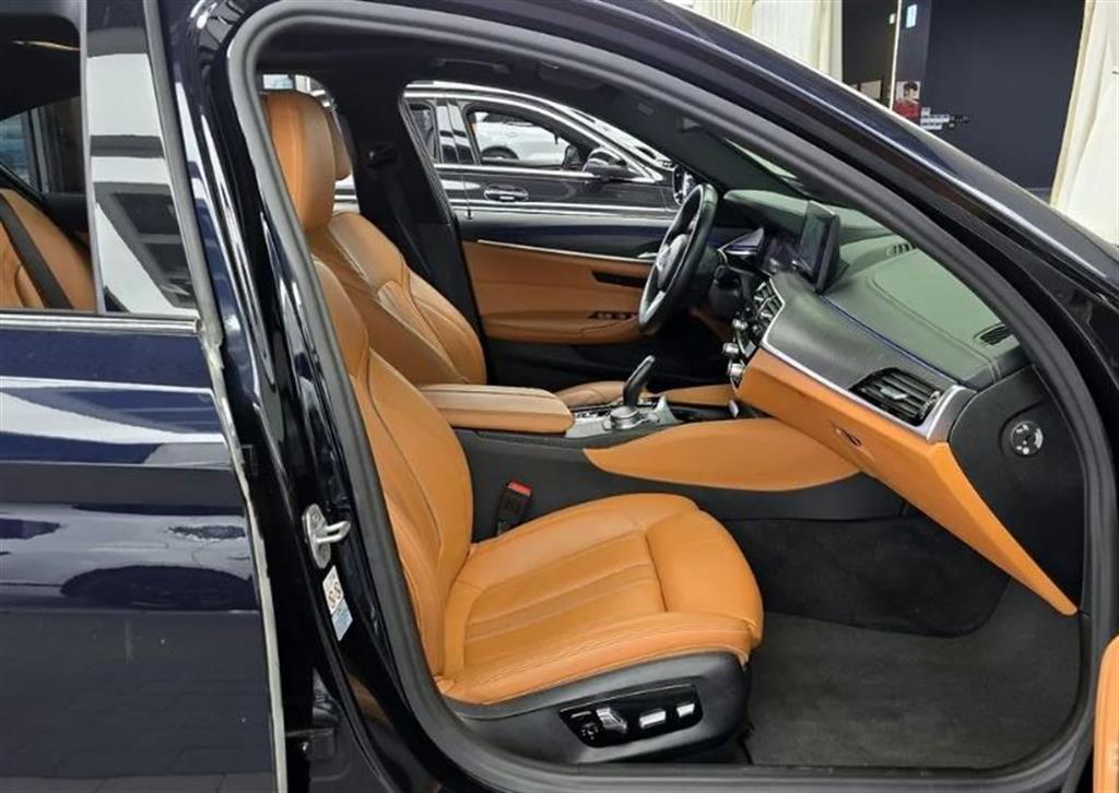 BMW 5 Series 2021 Negro - Importación desde Corea - HF Imports Iquique - Foto 8