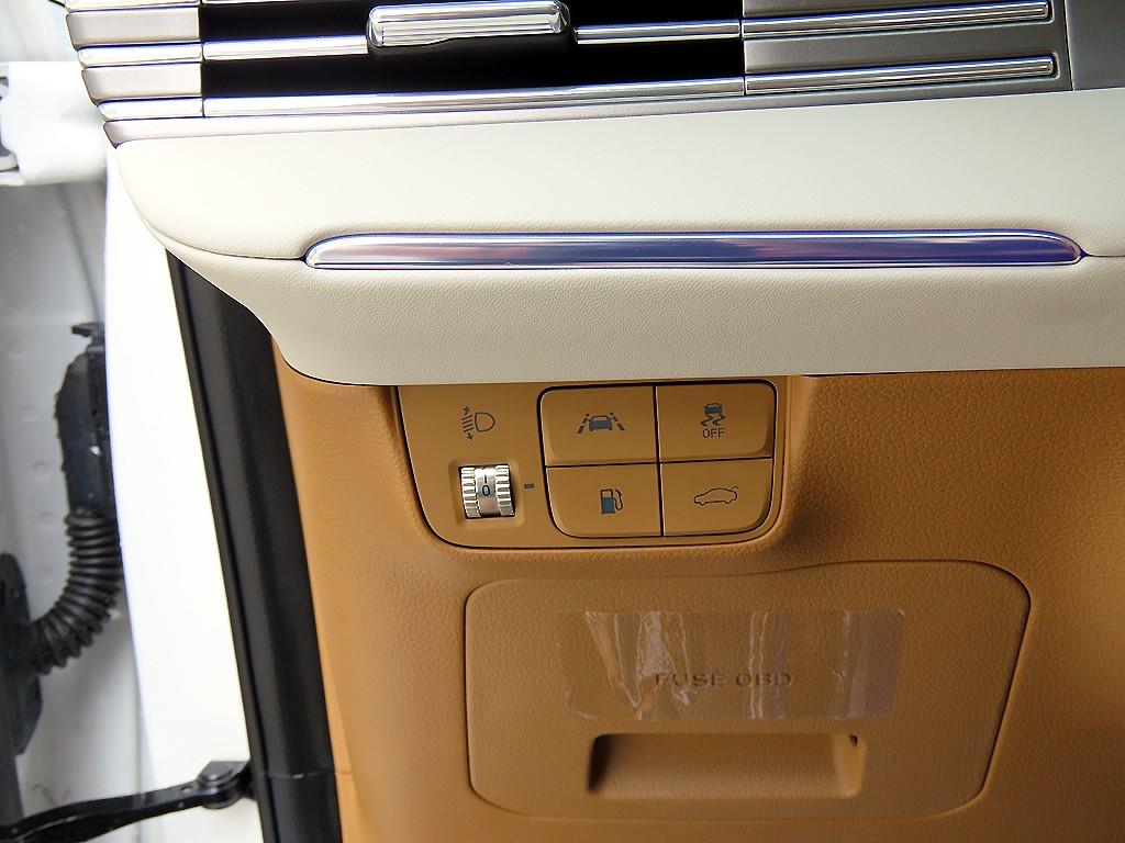 HYUNDAI Grandeur - Vista 12