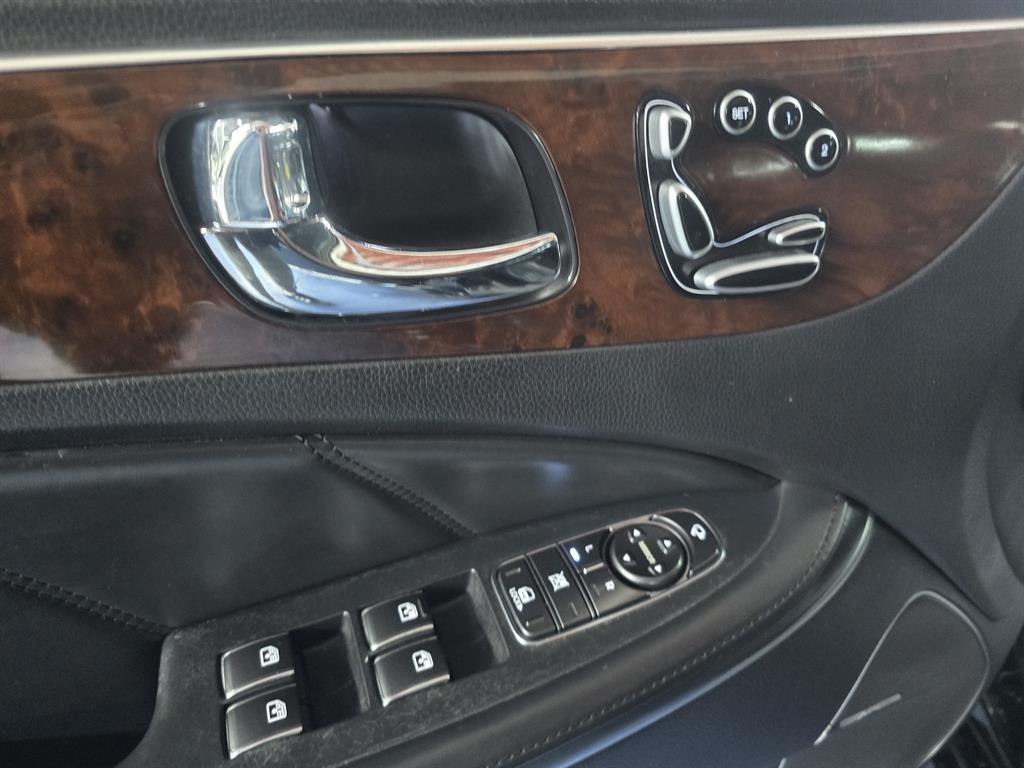 HYUNDAI Equus - Vista 8