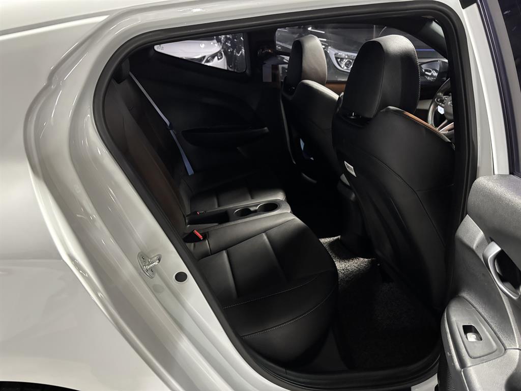 HYUNDAI Veloster - Vista 10