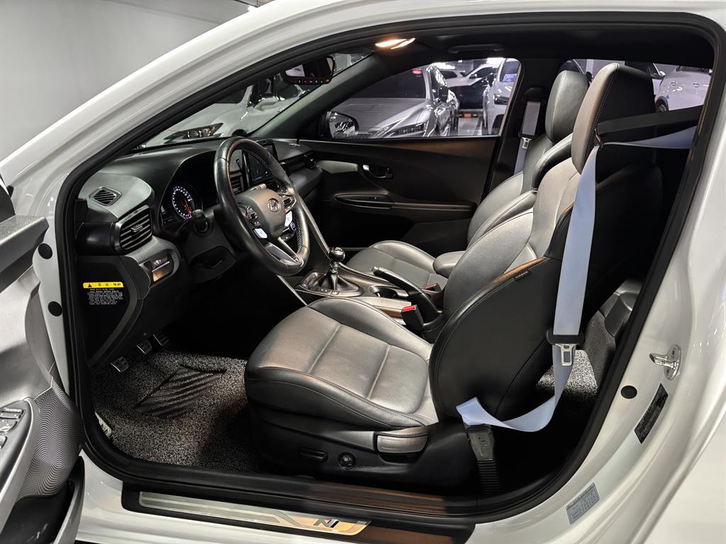 HYUNDAI Veloster - Vista 9