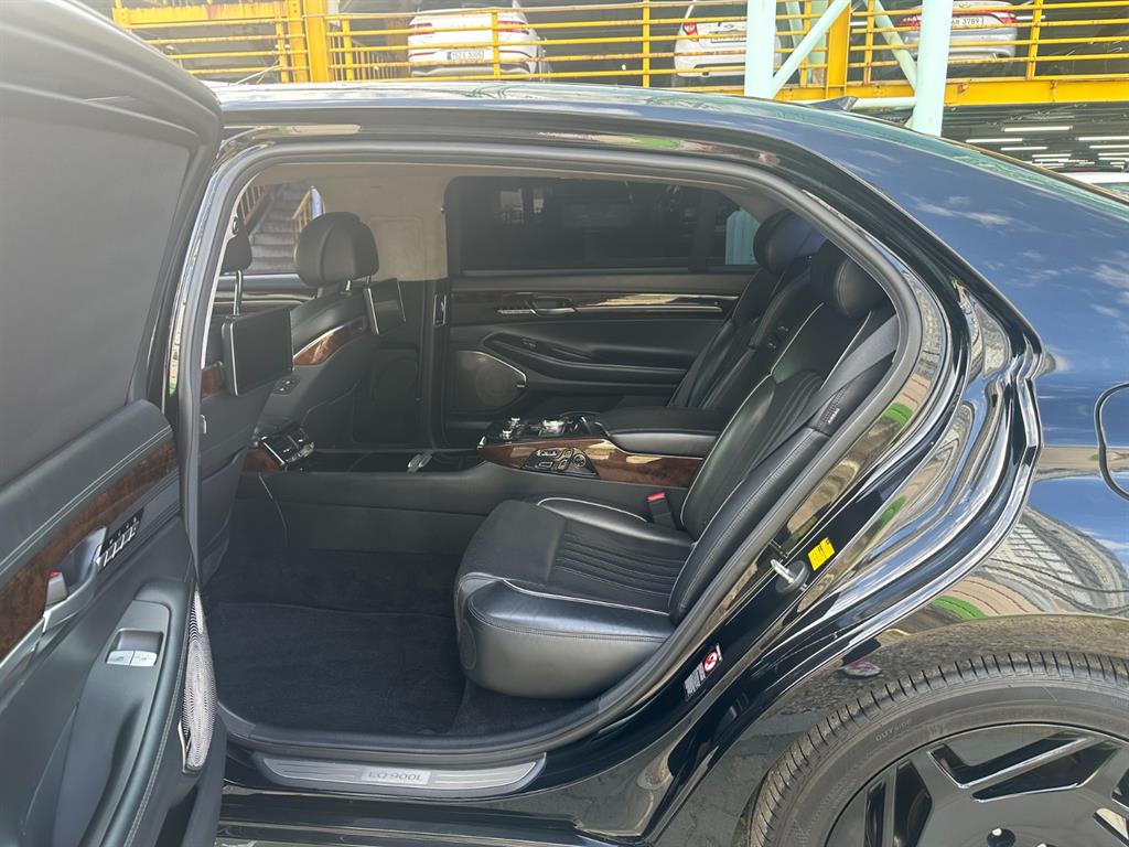 Genesis EQ900 - Vista 8