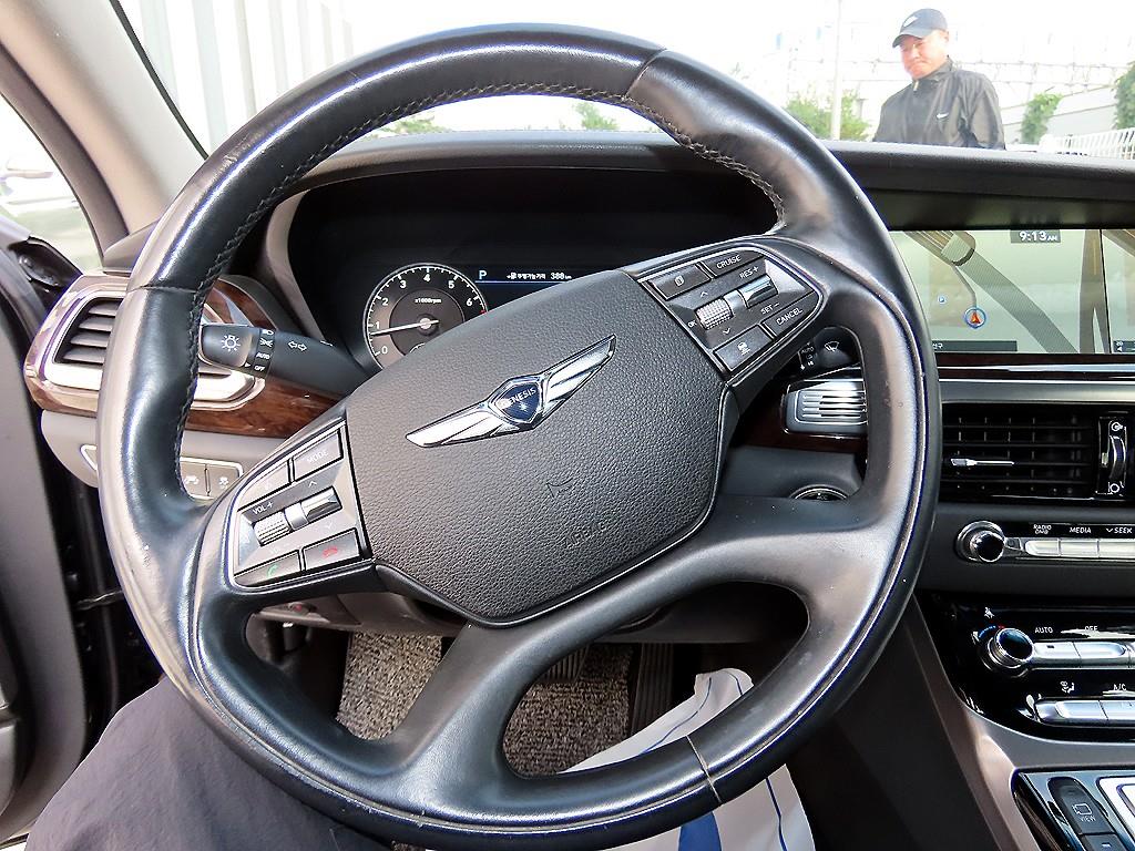 Genesis EQ900 - Vista 8