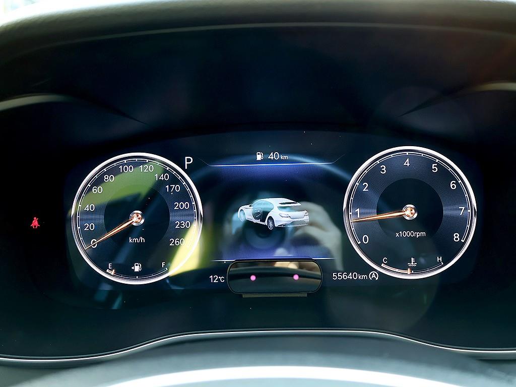 Genesis G70 - Vista 11