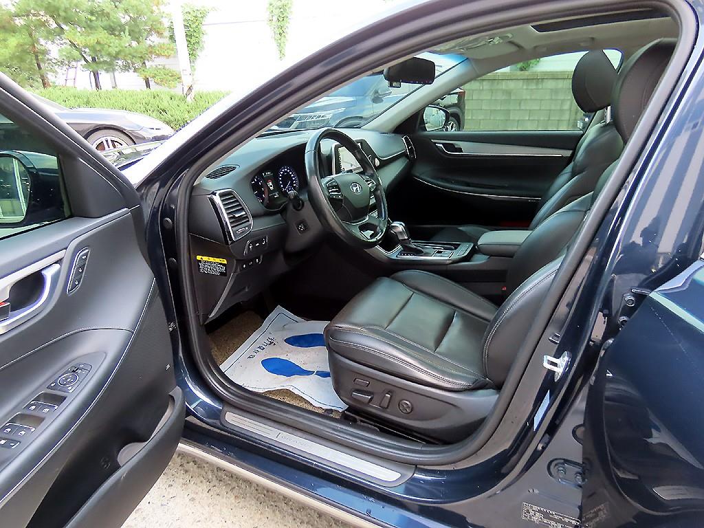 HYUNDAI Grandeur - Vista 5