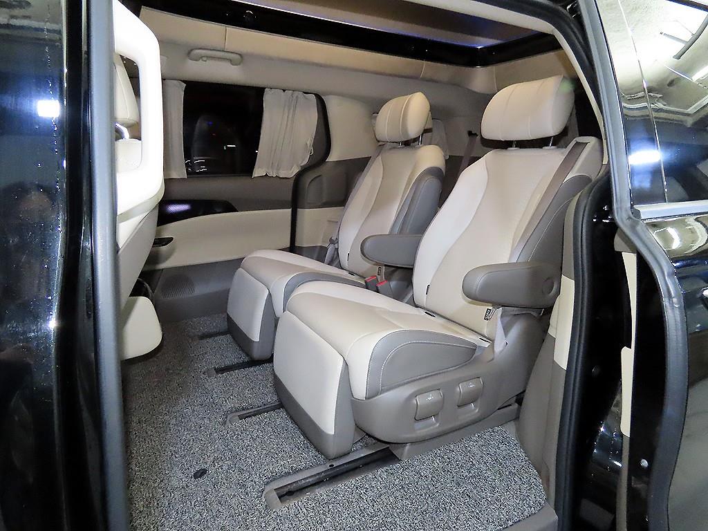 KIA Carnival - Vista 7