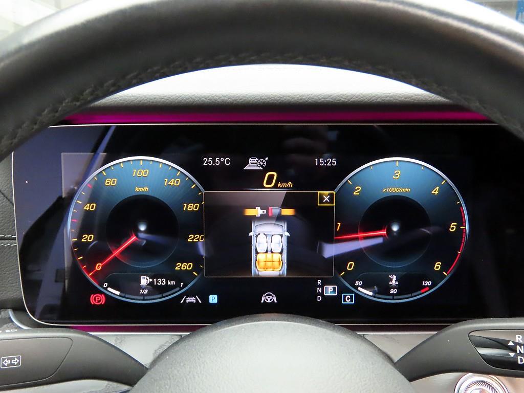 Mercedes Benz E class - Vista 5